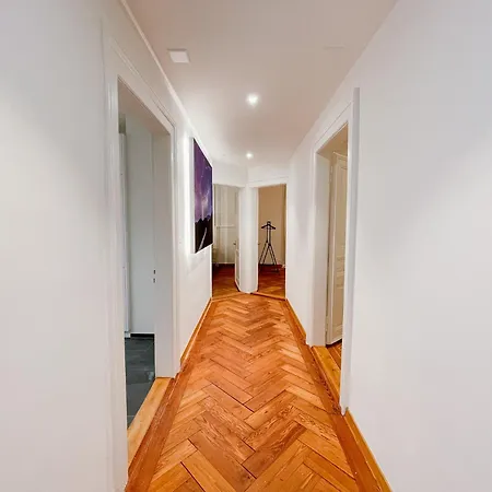 West Center 4 Bed Free Parking Wifi Appartement *
