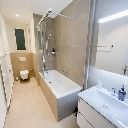 West Center 4 Bed Free Parking Wifi *