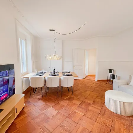 West Center 4 Bed Free Parking Wifi Appartement *