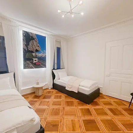 West Center 4 Bed Free Parking Wifi Appartement
